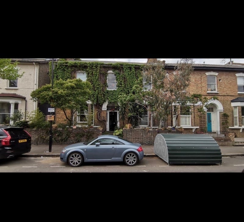 Room Goulton Road in Greater London