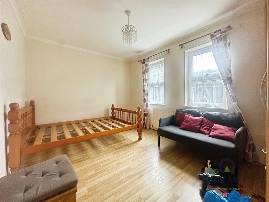 House Knee Hill in Greater London