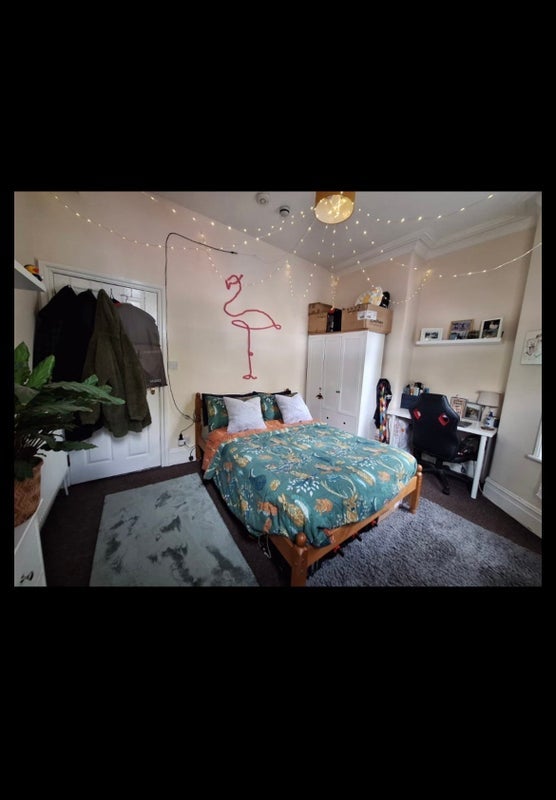 Room Gloucester Road in Bristol