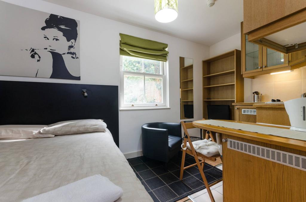 Flat Finchley Road in Greater London