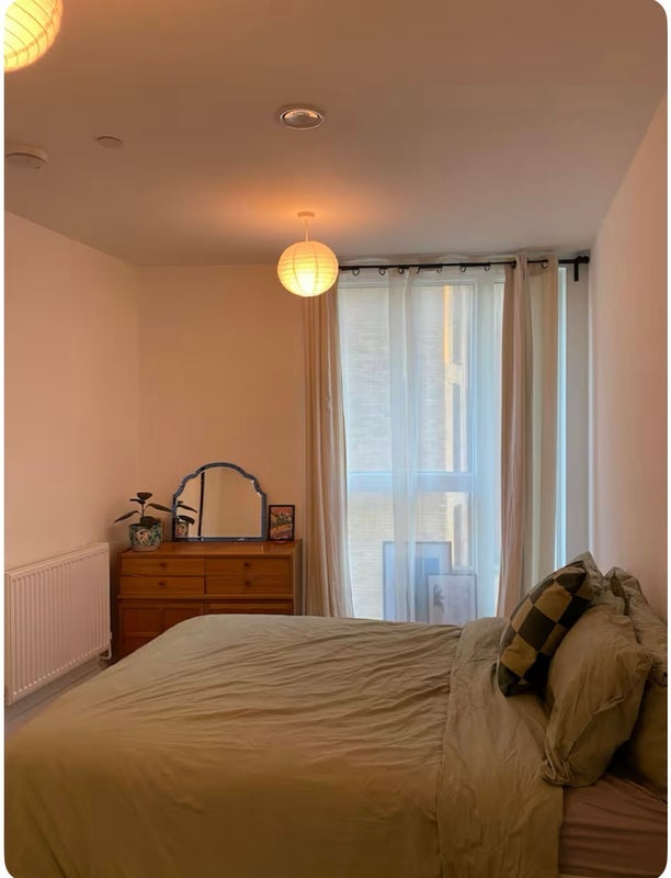 Room Copeland Road in Greater London