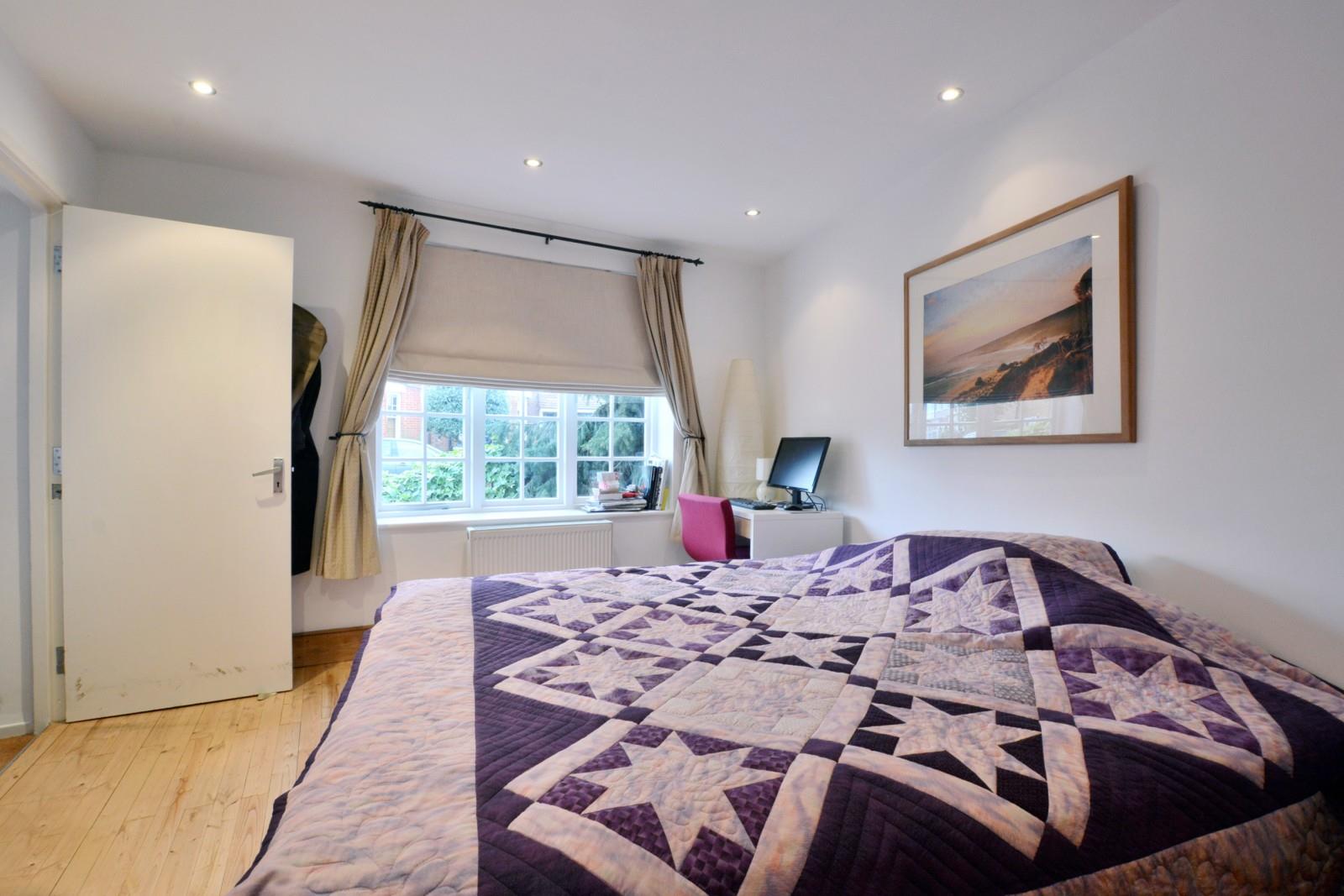 House Magnolia Road in Greater London
