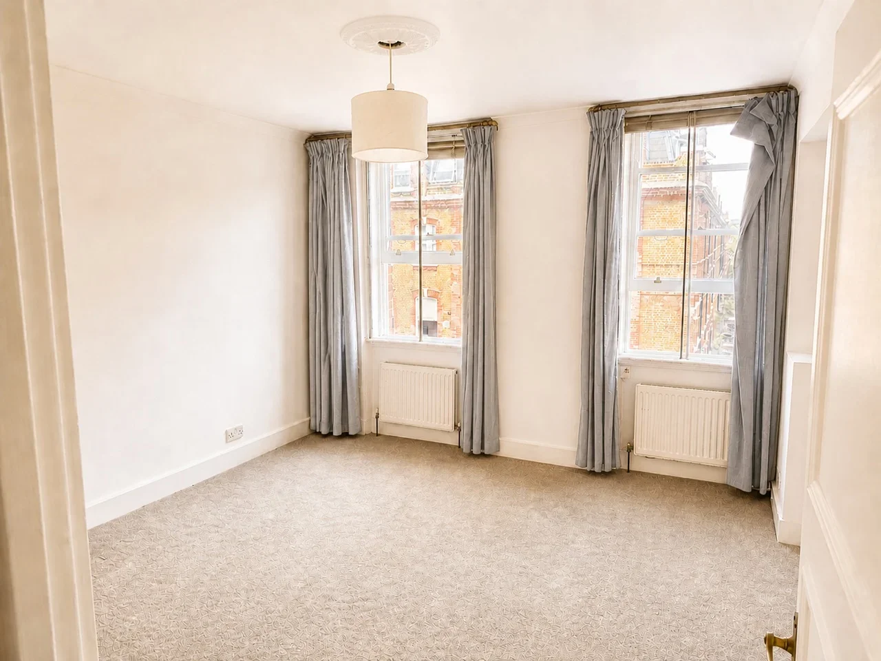 Flat Nevern Square in Greater London