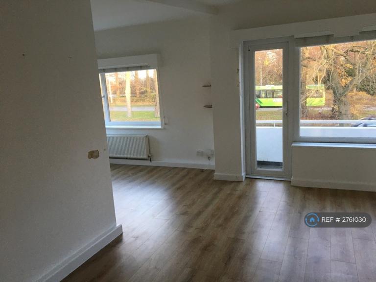 Flat Grangewood Gardens in Leeds