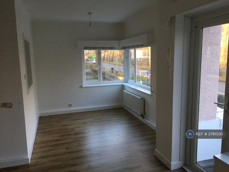Flat Grangewood Gardens in Leeds