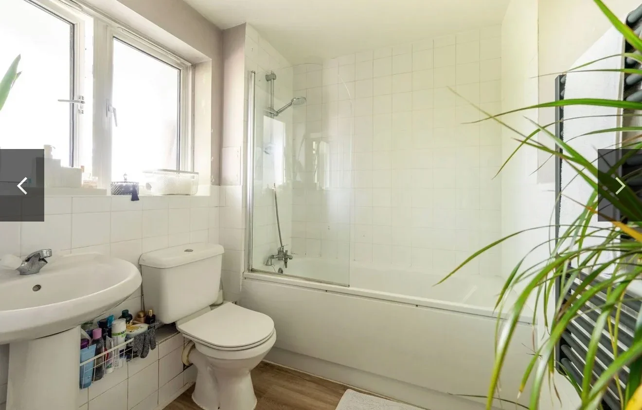 Room Windmill Lane in Greater London