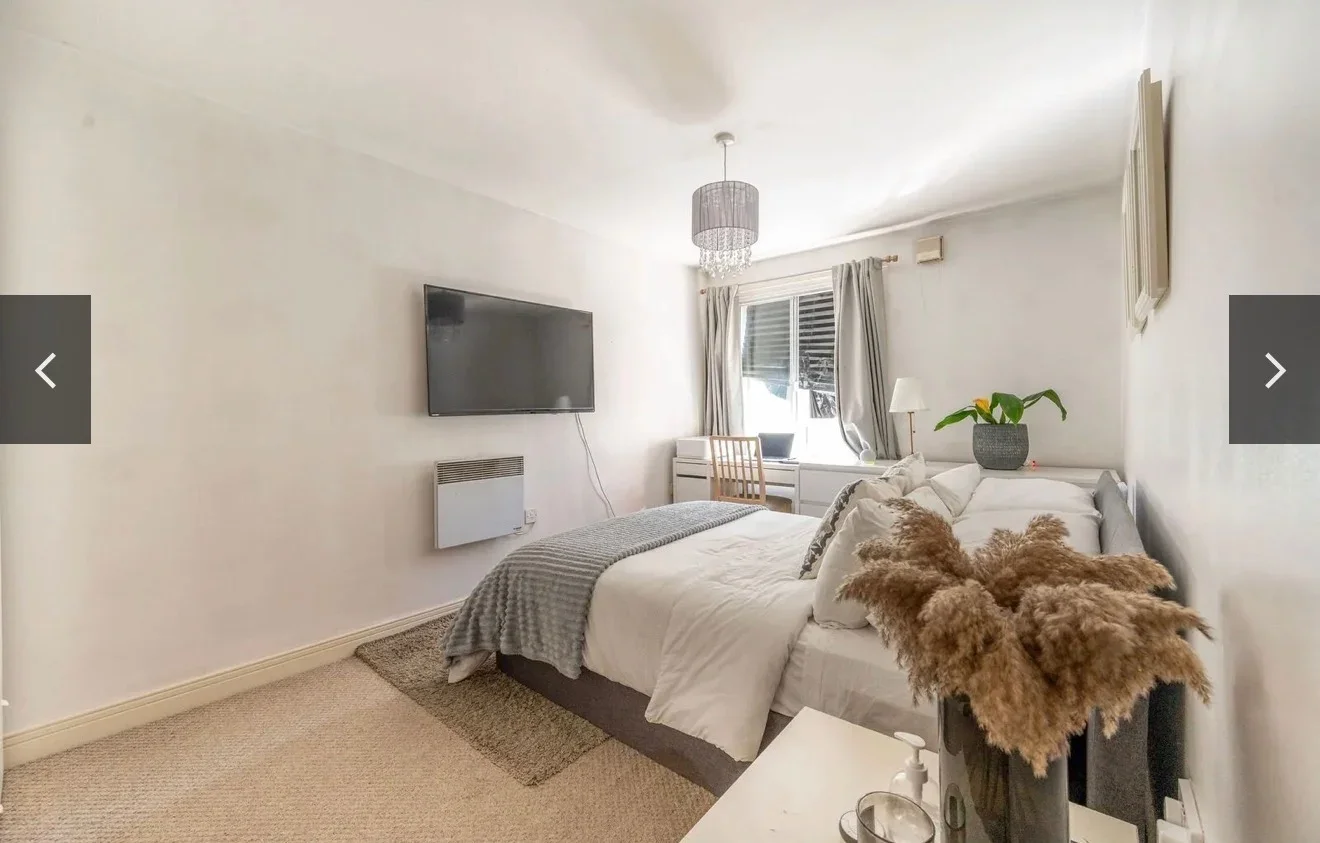 Room Windmill Lane in Greater London