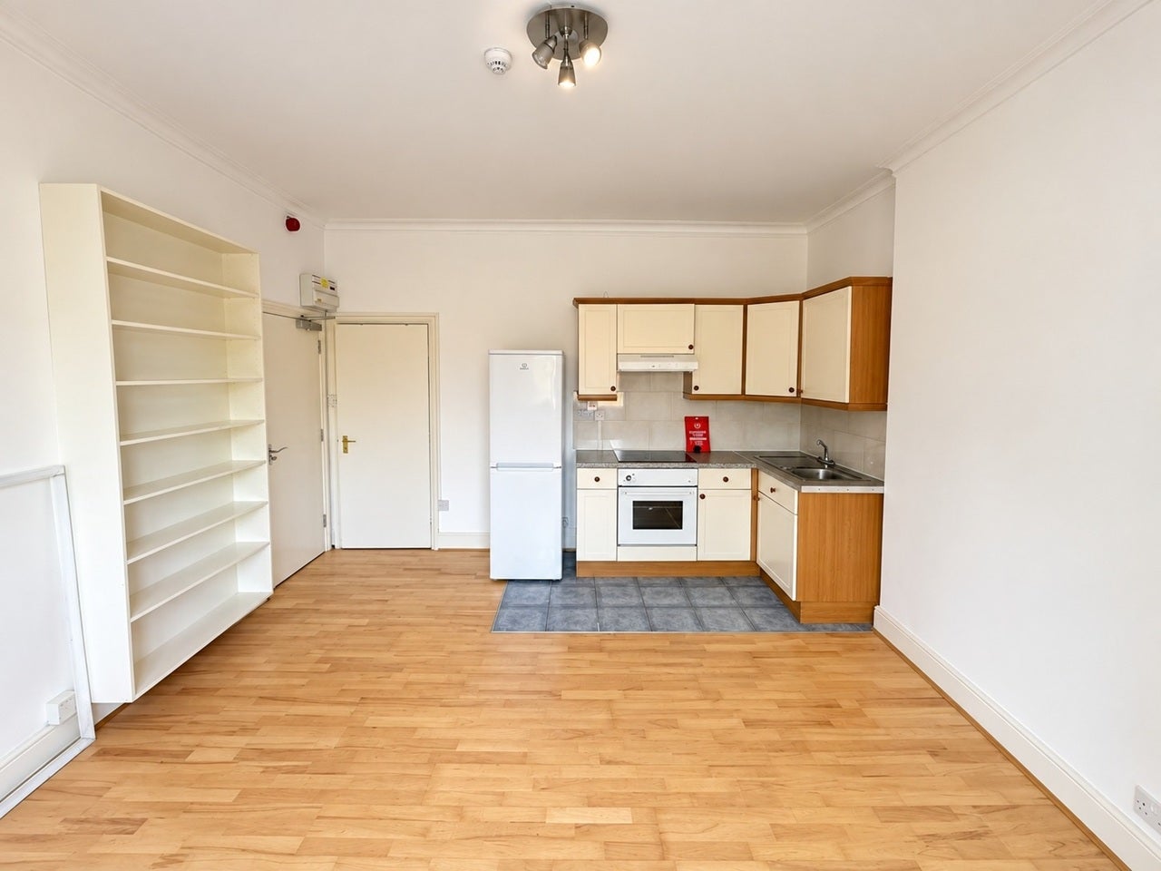 Flat Teignmouth Road in Greater London