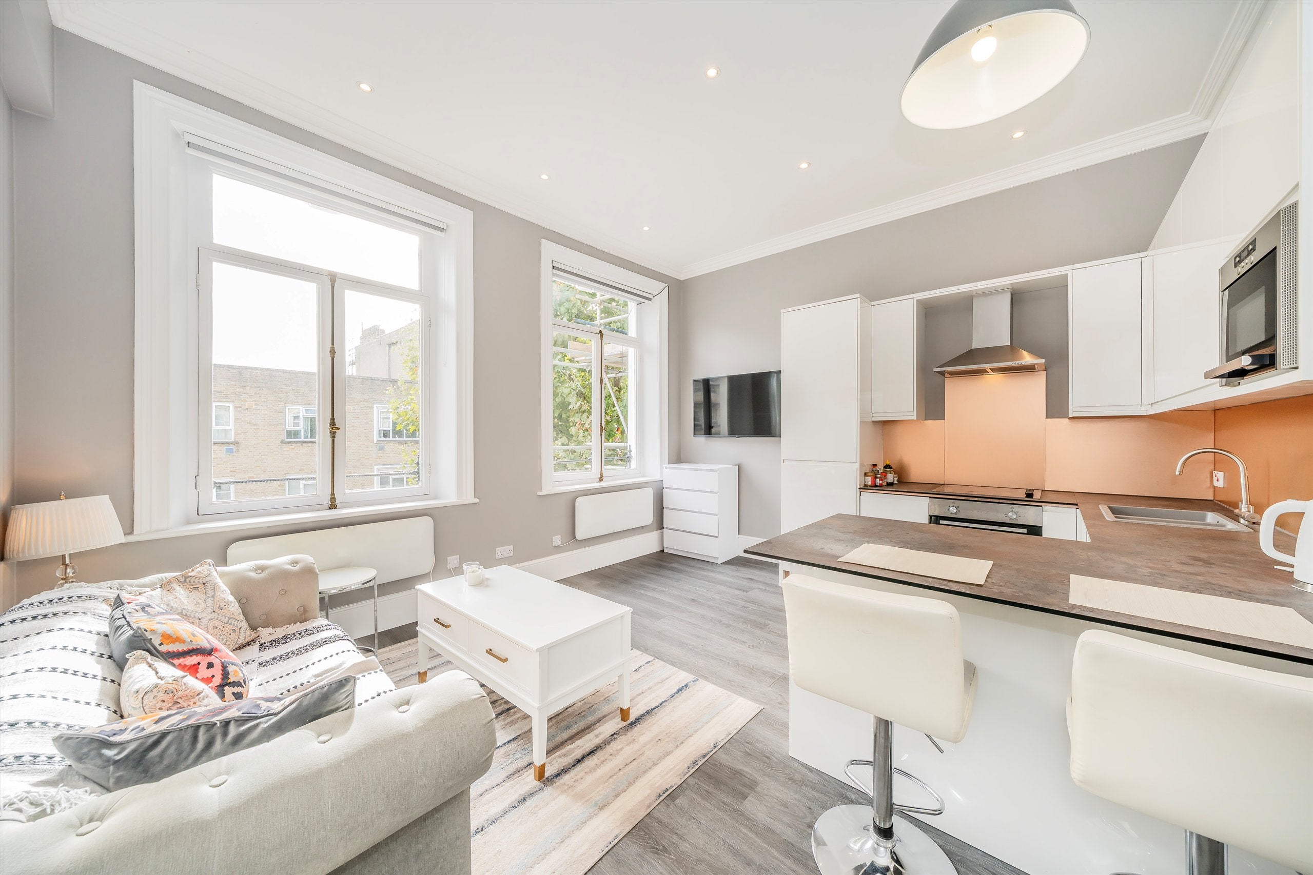 Flat Trebovir Road in Greater London
