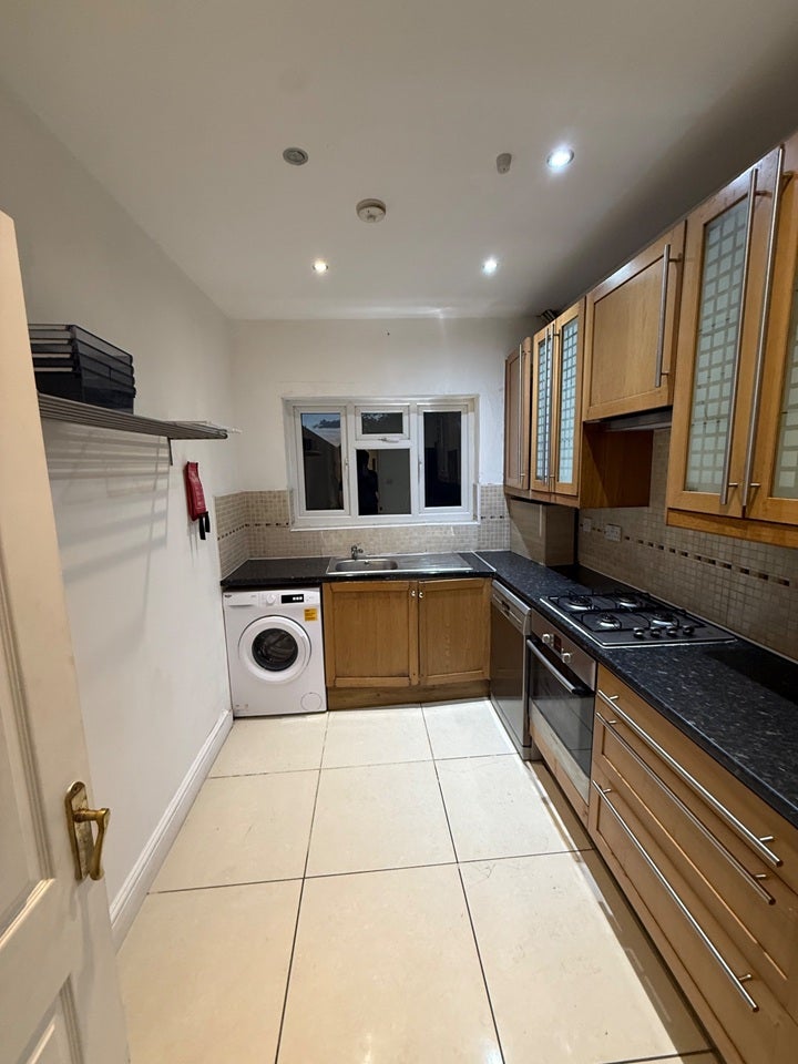 Room Ingram Road in Greater London