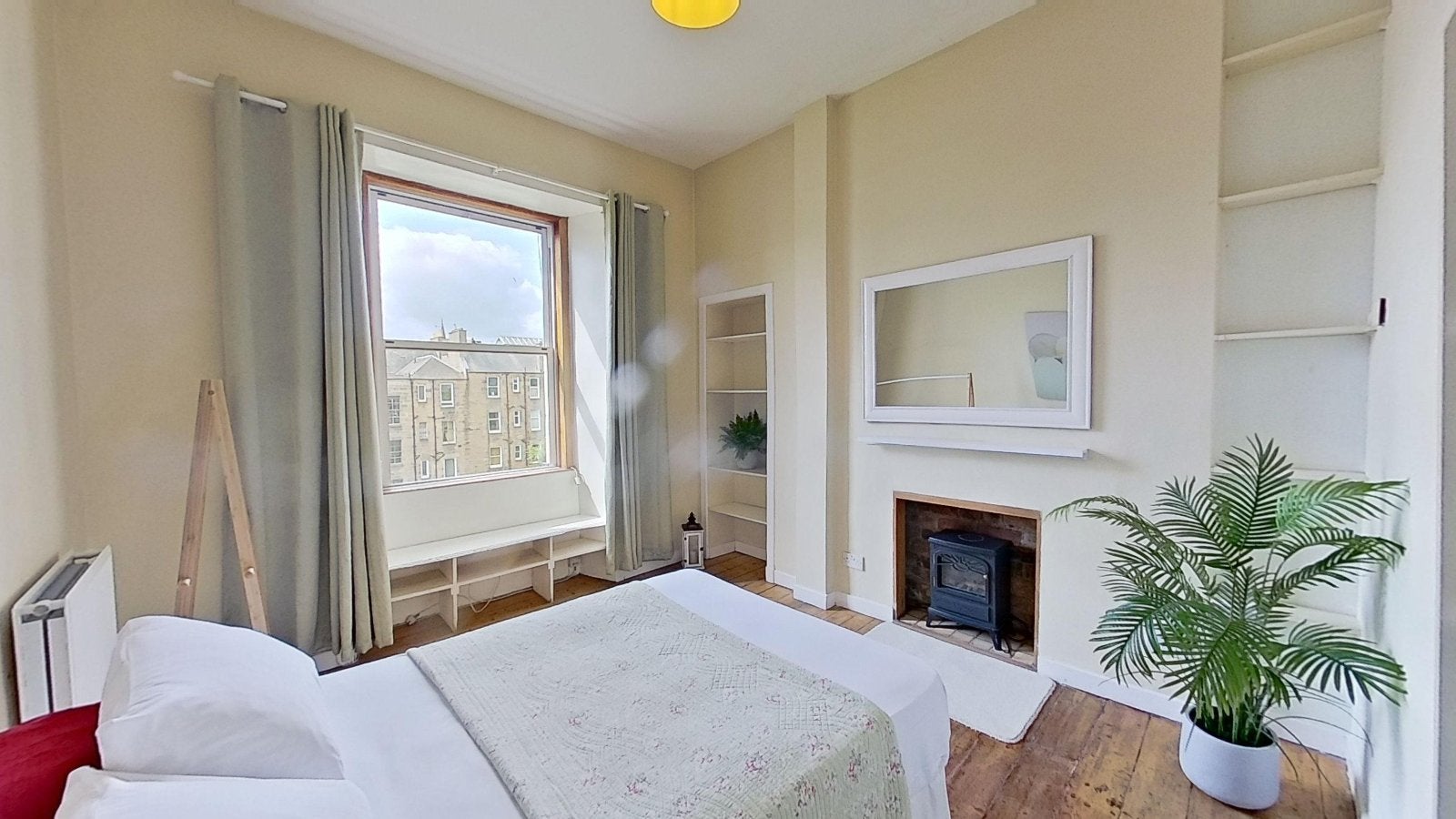 Flat Bothwell Street in City of Edinburgh
