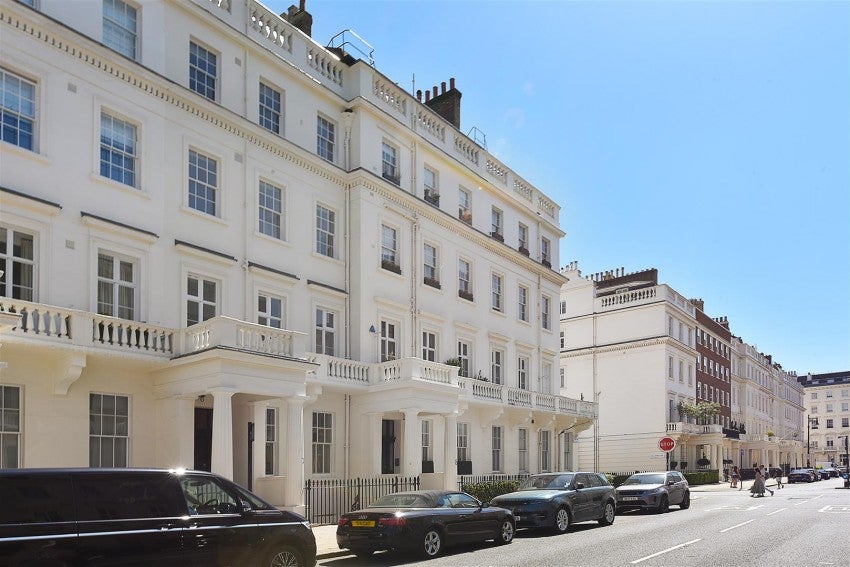 Flat Eaton Place in City of Westminster