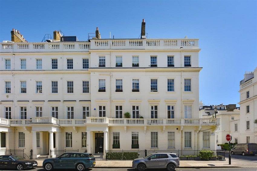 Flat Eaton Place in City of Westminster