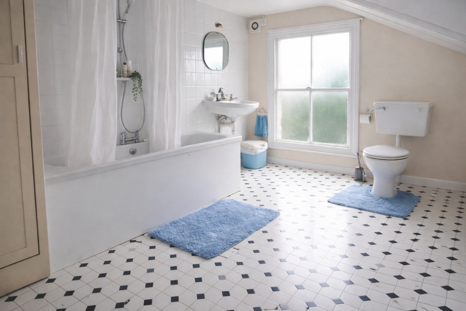 Room Chaucer Road in Bedford
