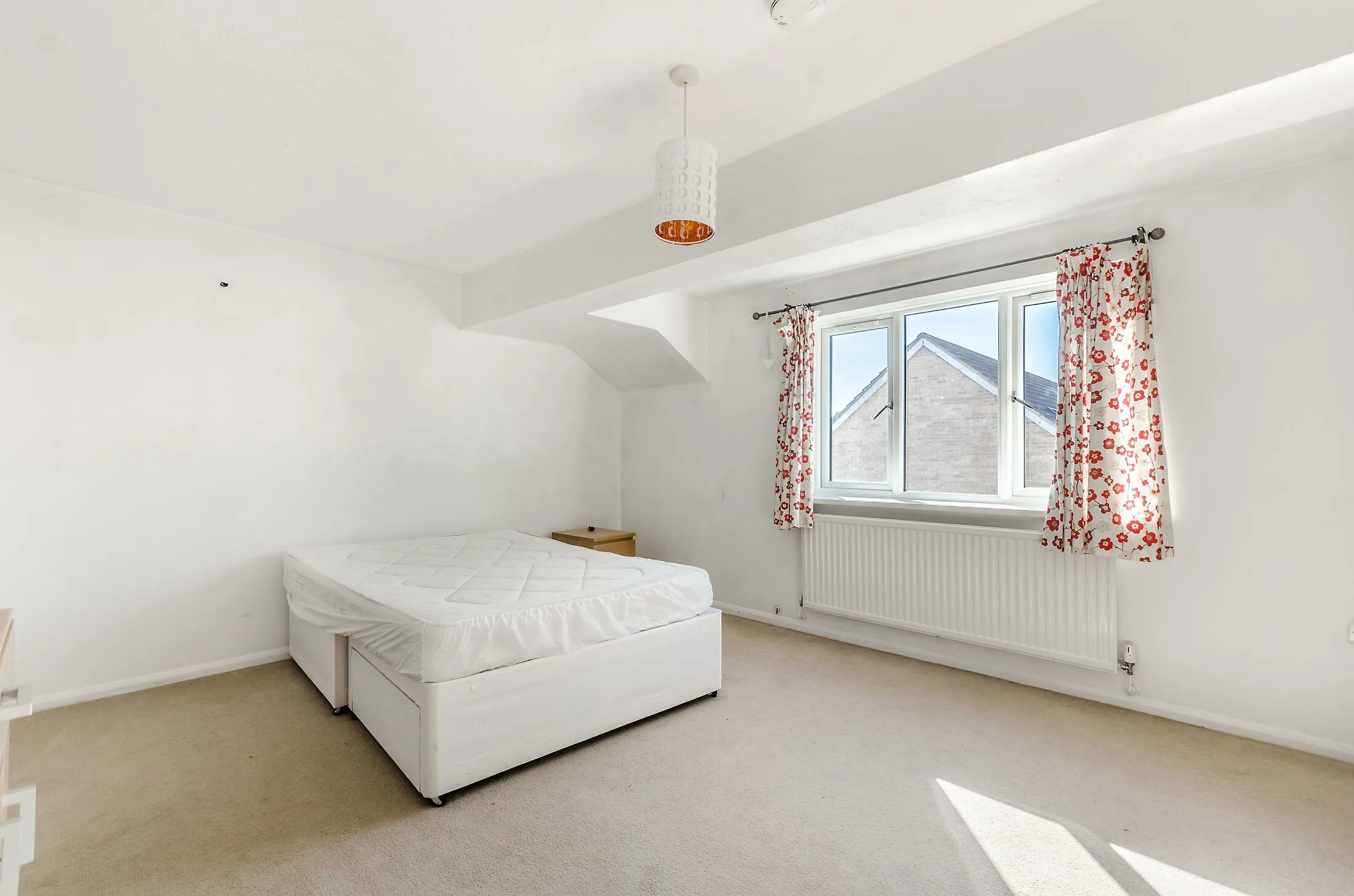 House Heathfield Drive in Greater London
