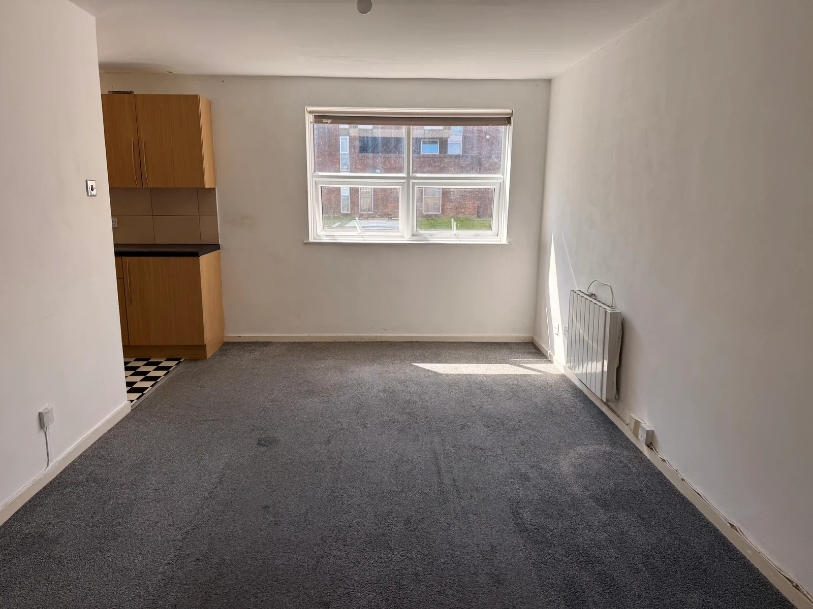 Flat Ashburnham Road in Luton