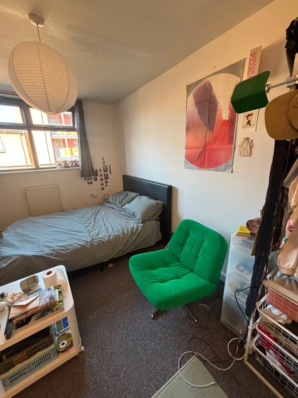 Room Bemerton Street in Greater London