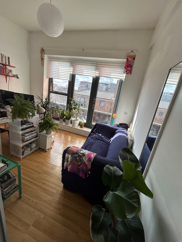 Room Bemerton Street in Greater London
