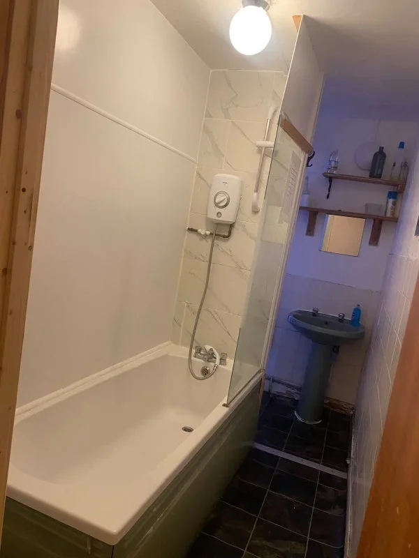 Room Knight's Hill in Greater London