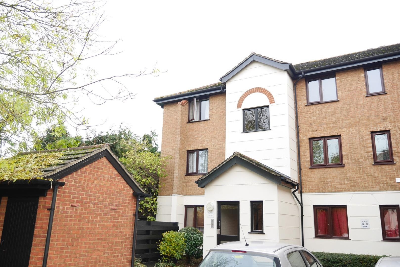 Flat Haslewood Avenue in Hoddesdon