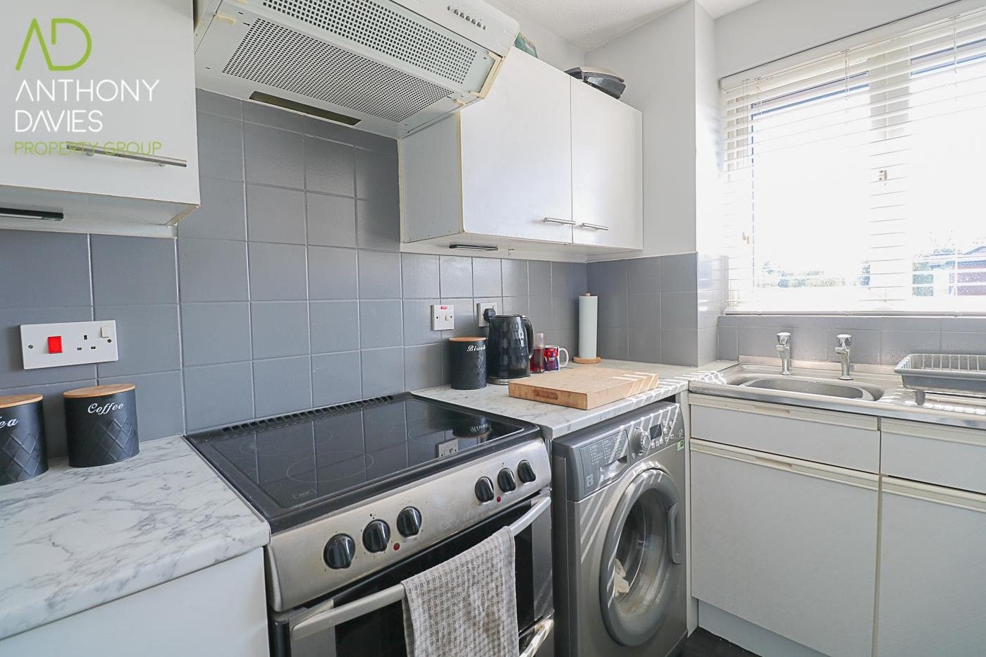 Flat Haslewood Avenue in Hoddesdon