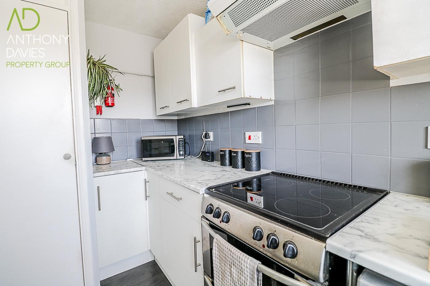 Flat Haslewood Avenue in Hoddesdon