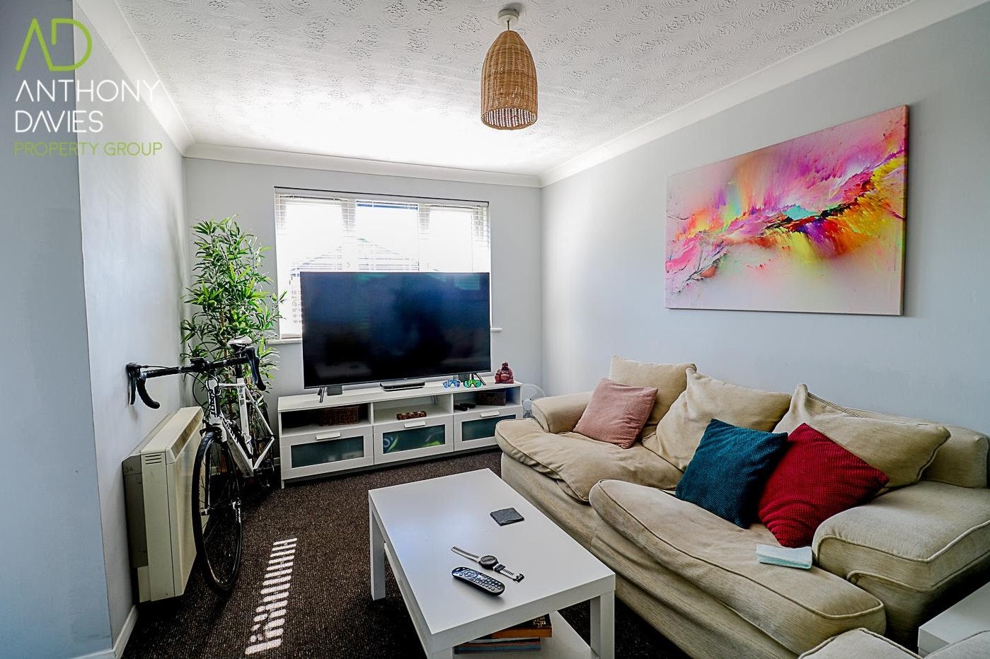 Flat Haslewood Avenue in Hoddesdon
