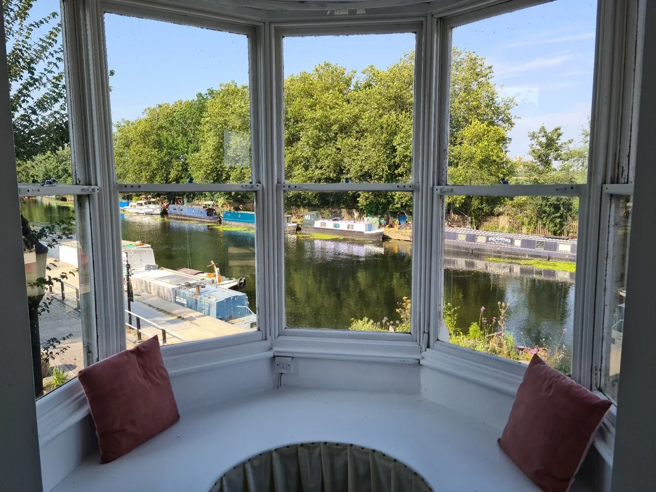 Flat Watermint Quay in Greater London