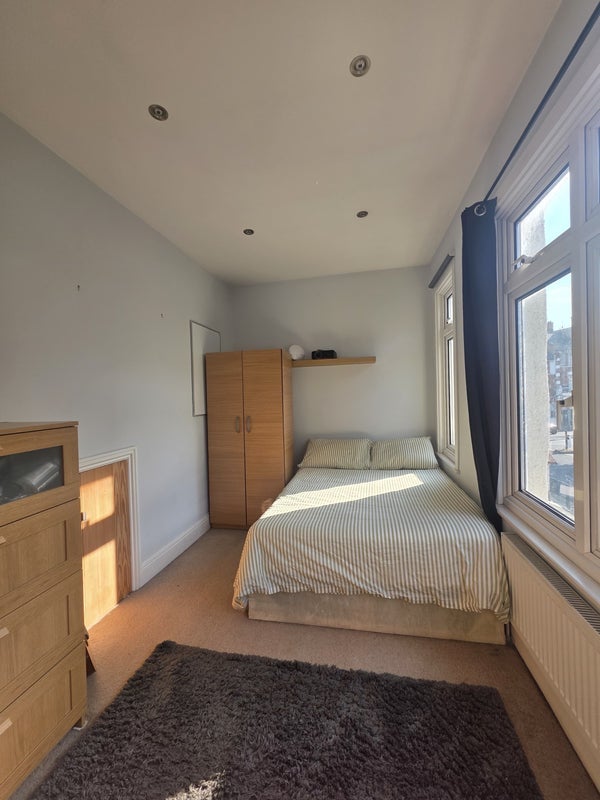 Room Rectory Lane in Greater London