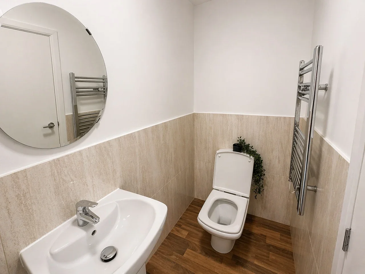 Flat Glenfield Road in Leicester