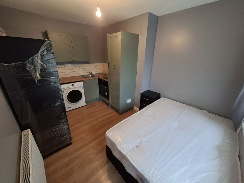 Flat St Margarets Avenue in Birmingham