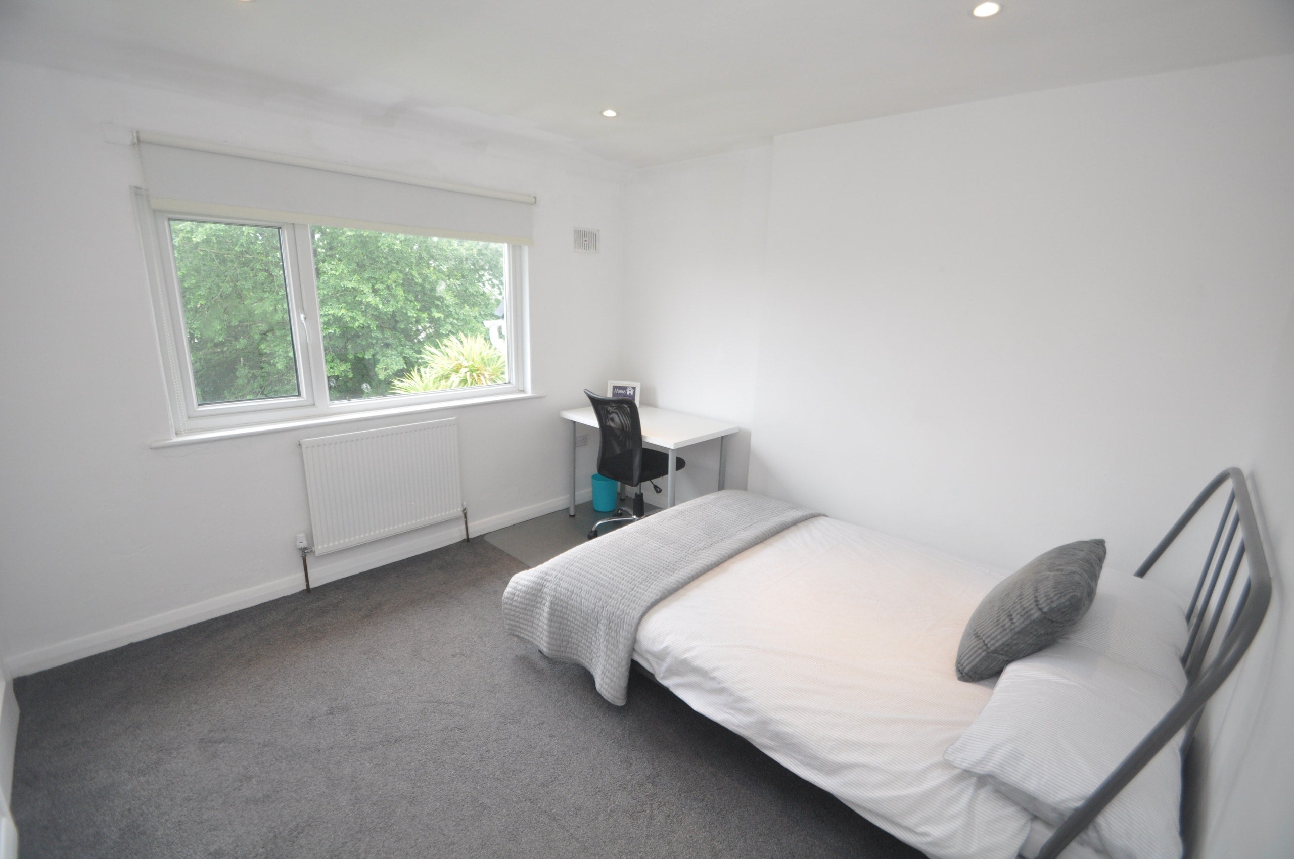 Room Saracen Way in Penryn