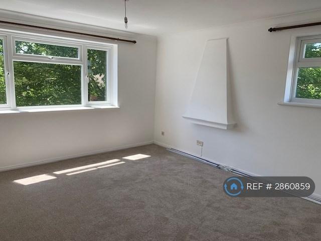 Flat Carew Road in Eastbourne