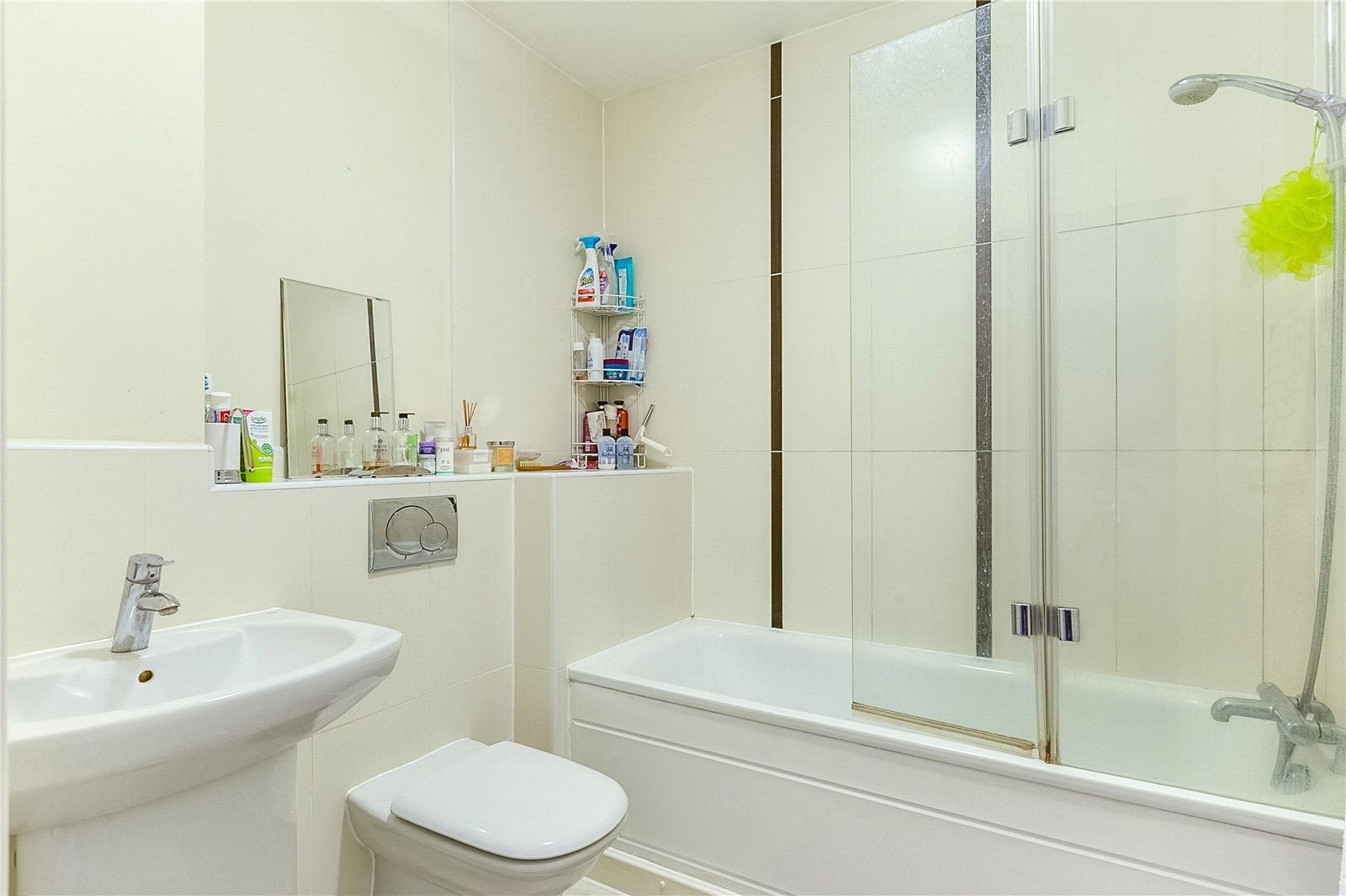 Flat Glengall Road in Greater London