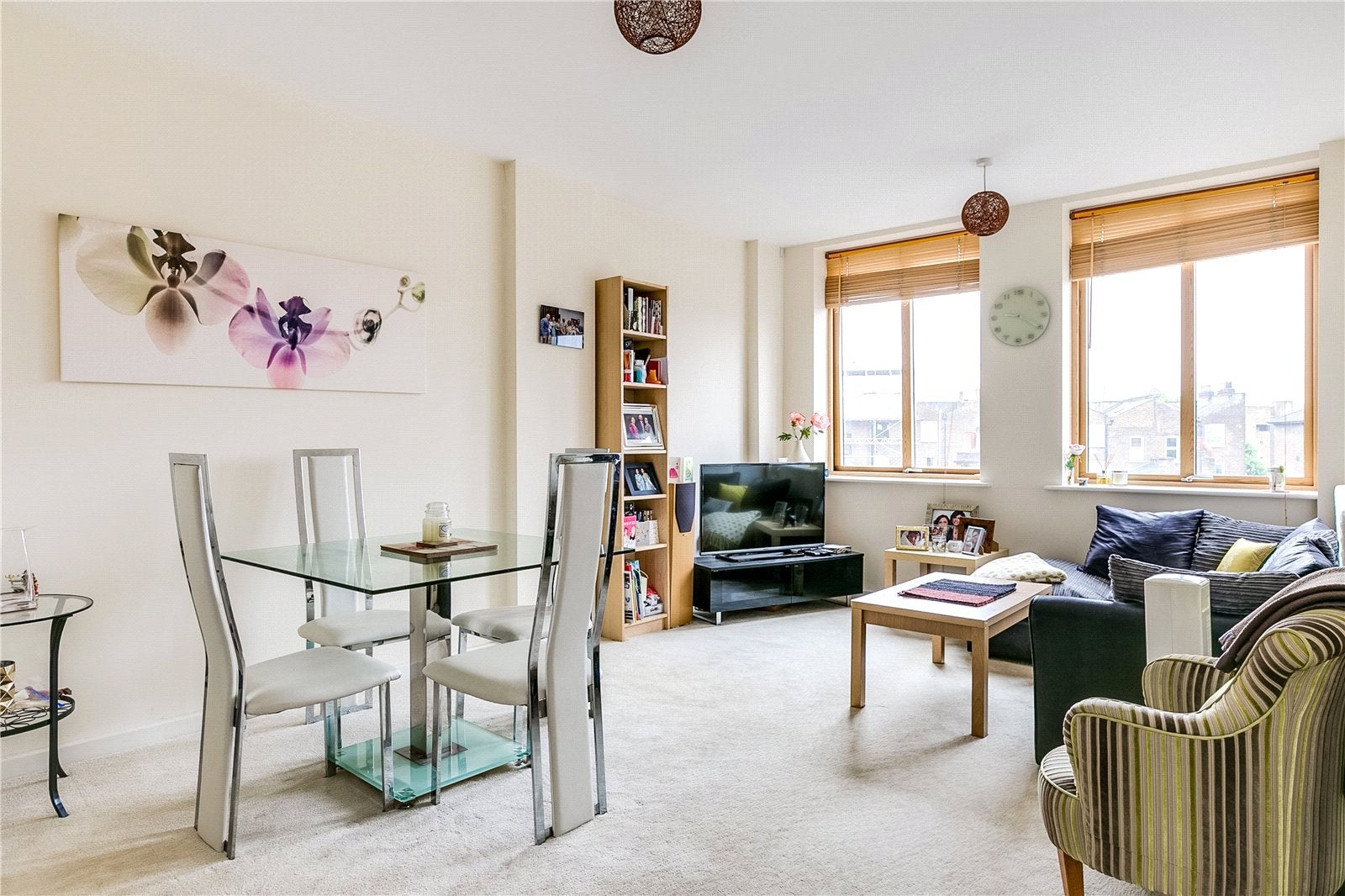 Flat Glengall Road in Greater London