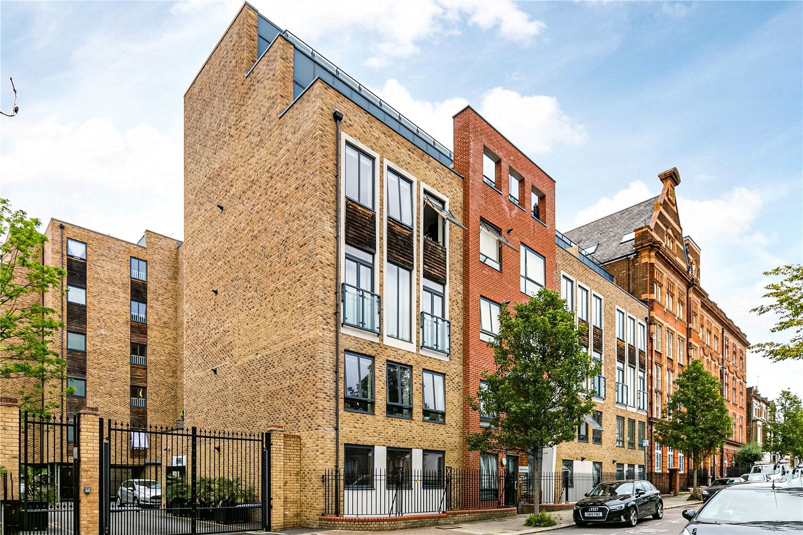 Flat Glengall Road in Greater London