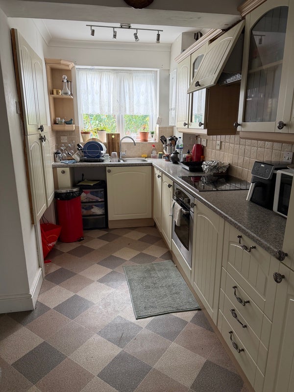 Room Church Manor Way in Greater London