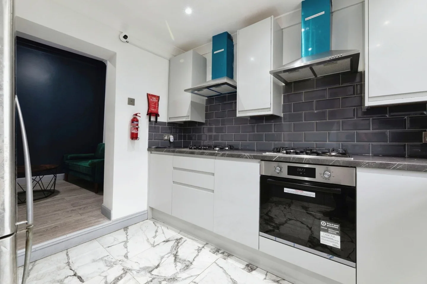Room Warwick Road in Greater London
