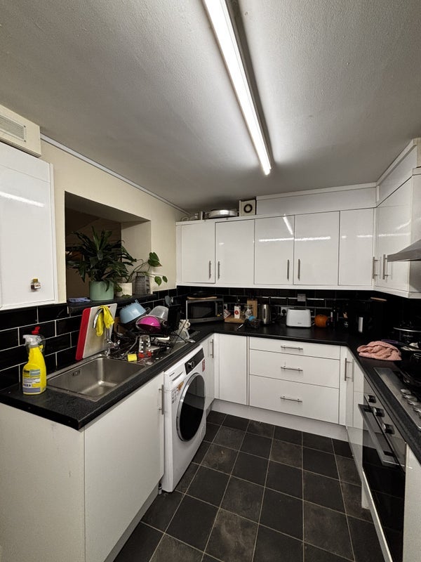Room Hayes Close in Bristol