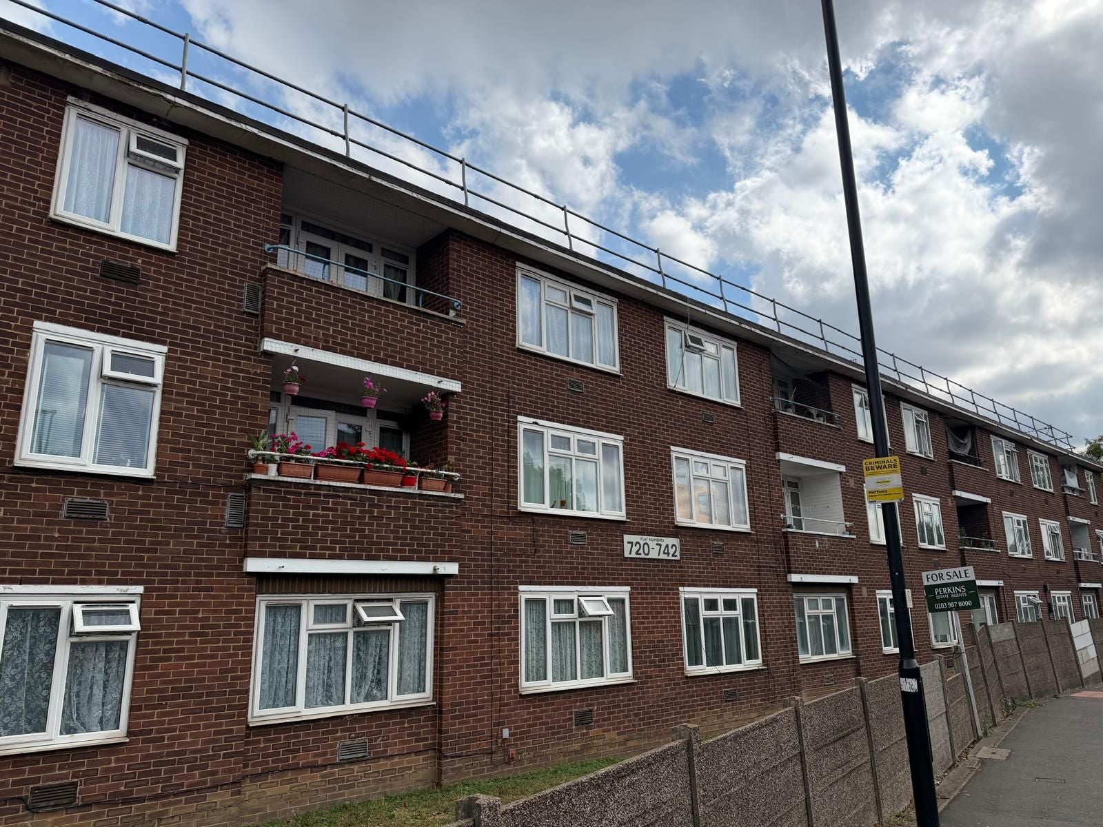 Flat Costons Avenue in Greater London