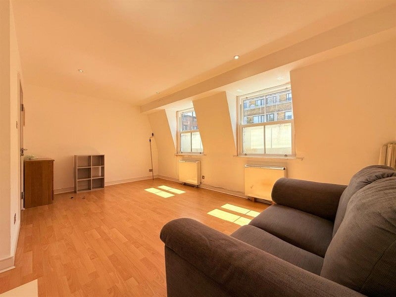 Flat Cromwell Crescent in Greater London