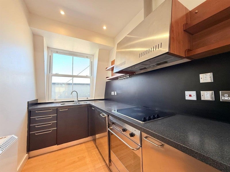 Flat Cromwell Crescent in Greater London