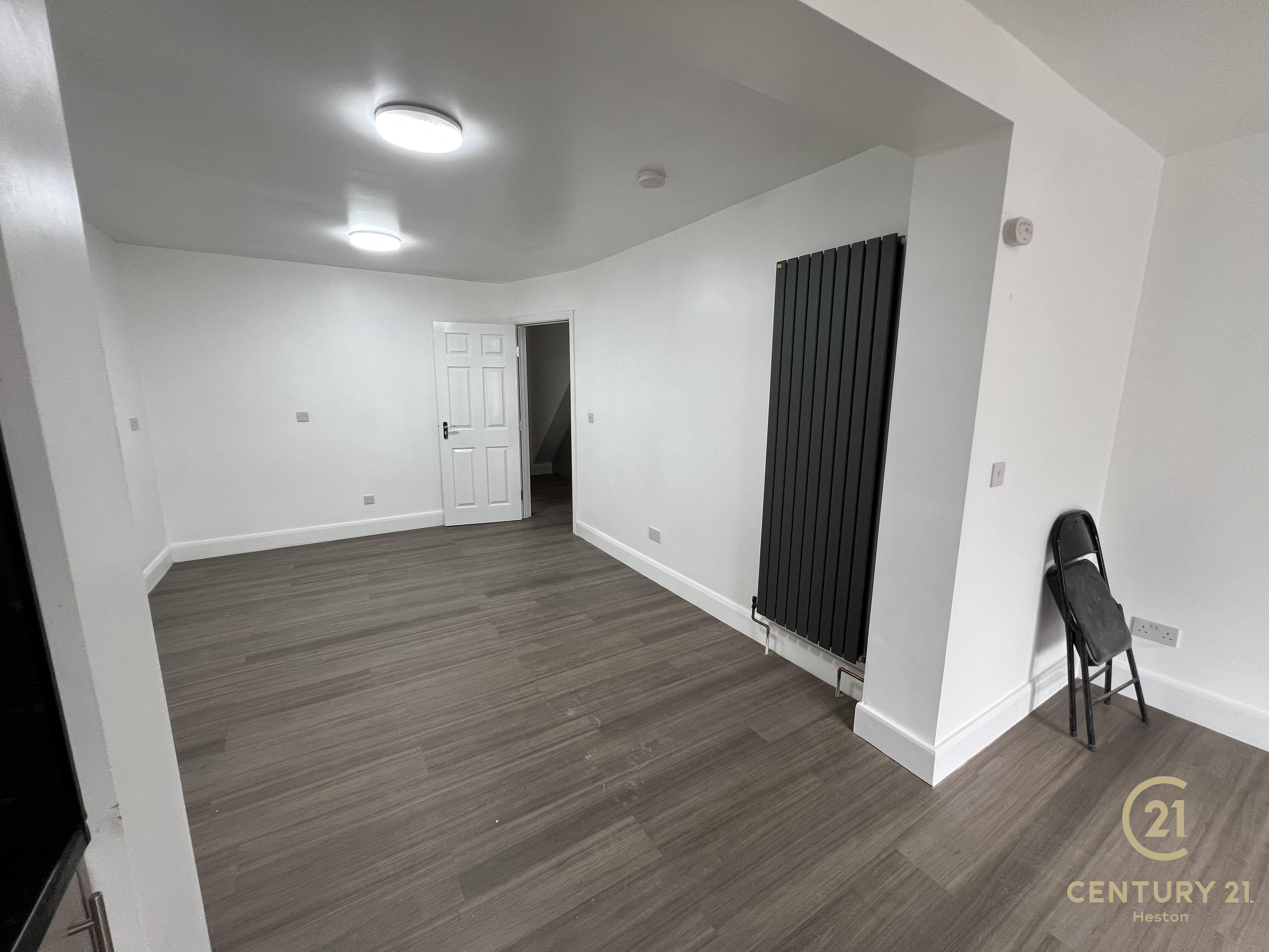 Flat Brentvale Avenue in Greater London