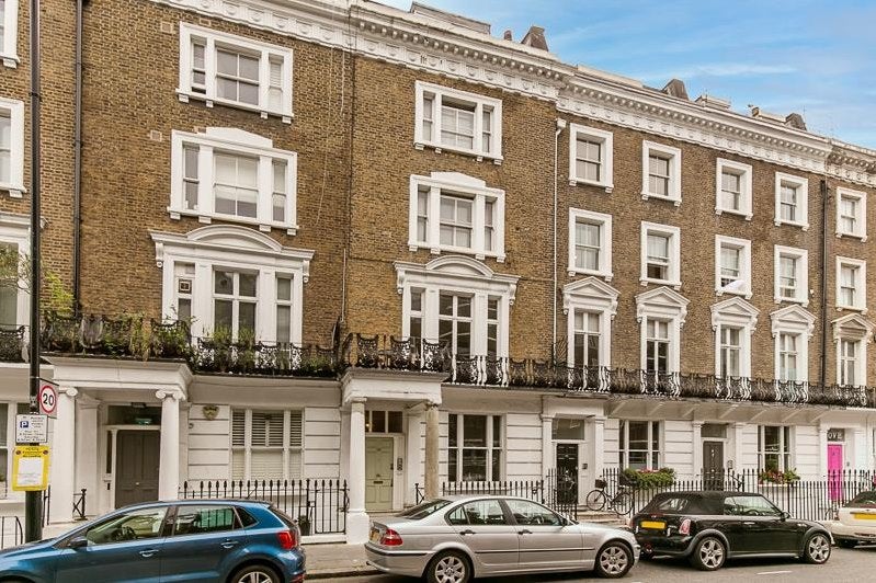 Flat Oakley Street in Greater London