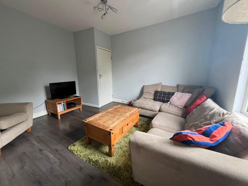 Room Nunhead Lane in Greater London