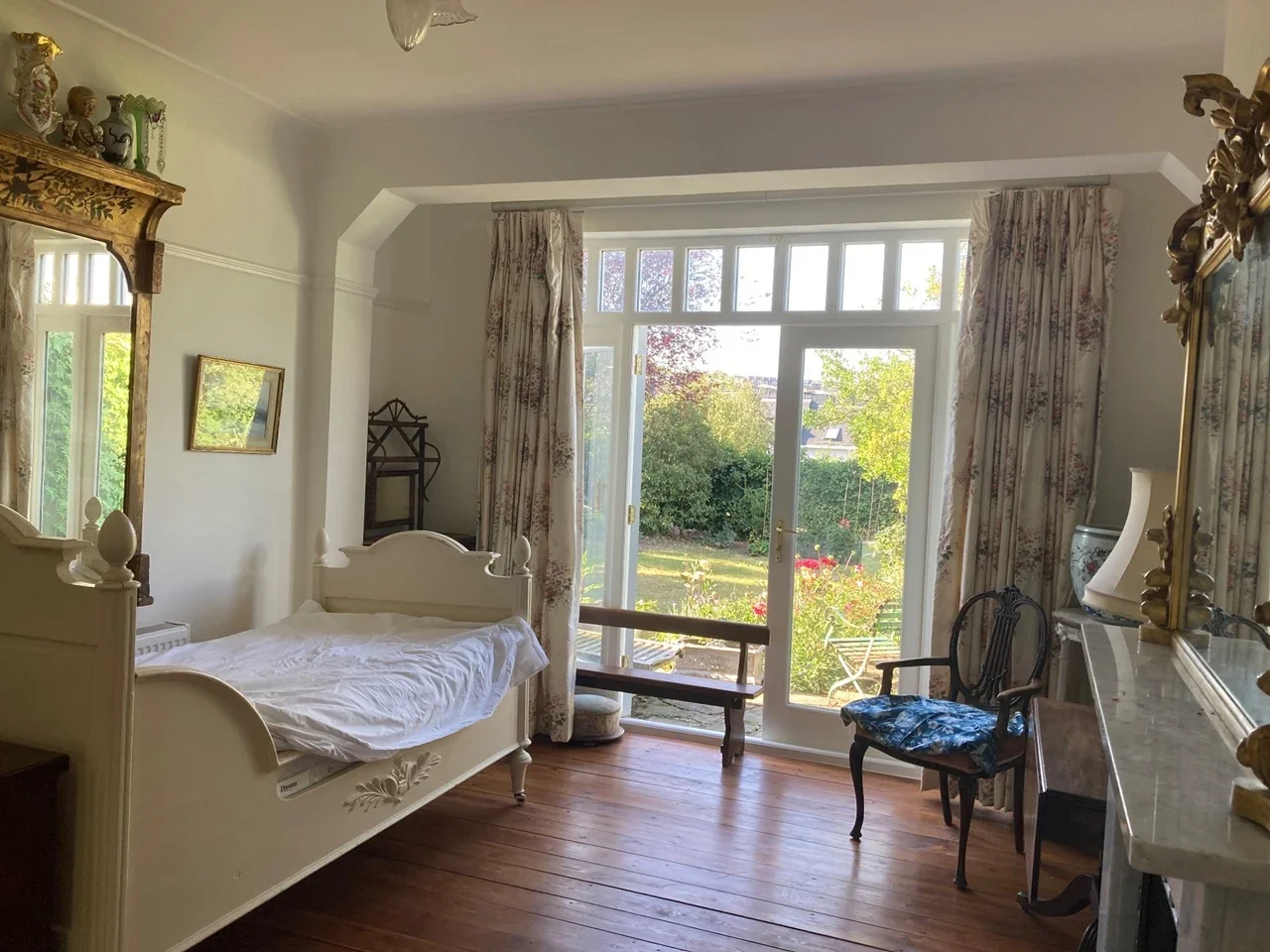 Room Connaught Gardens in Greater London