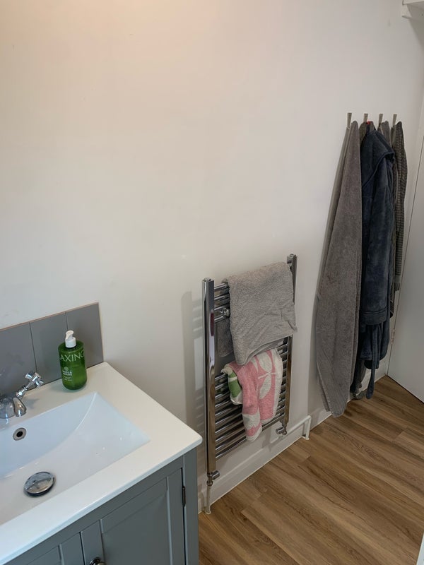 Room Belfast Road in Greater London
