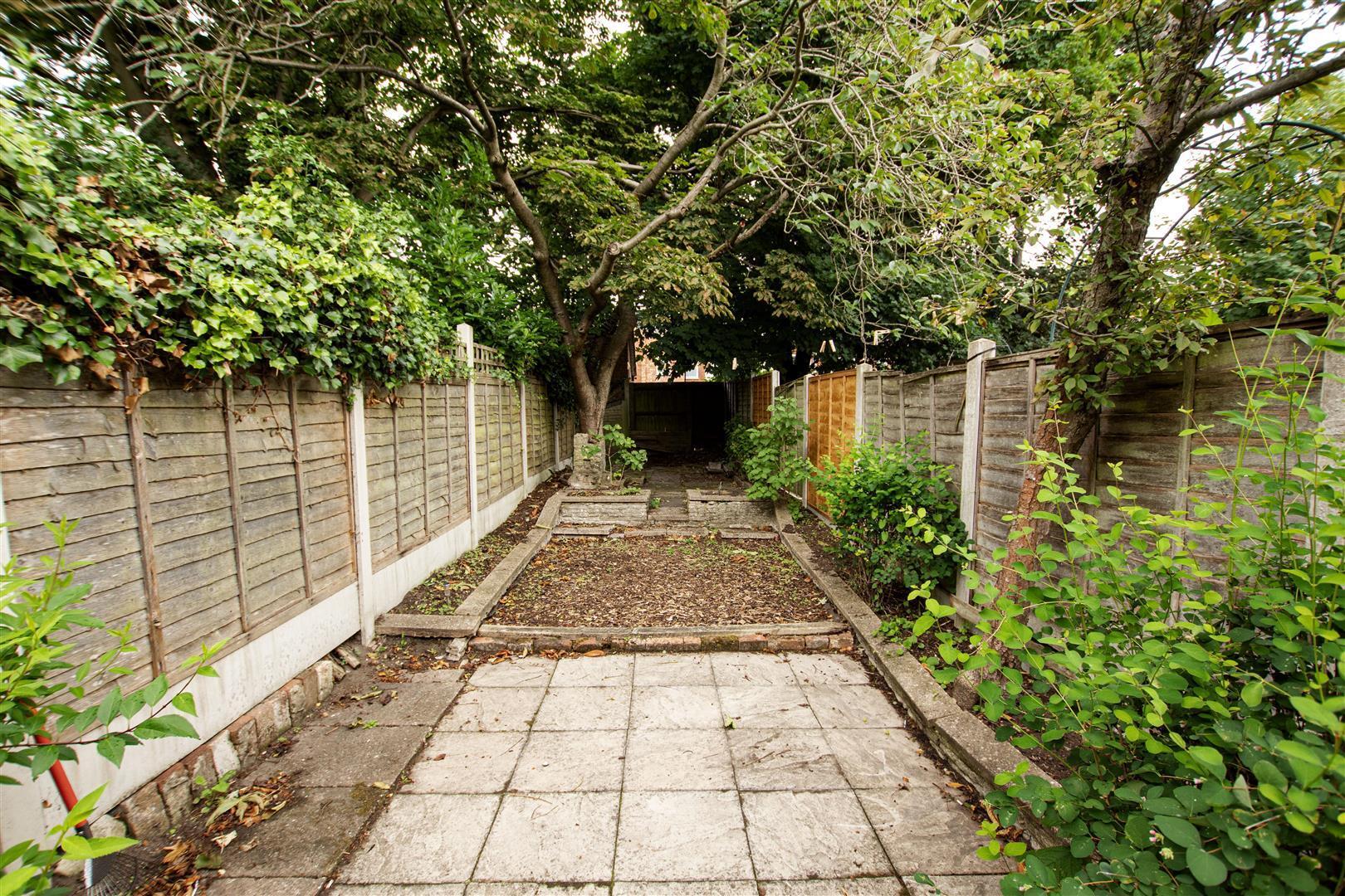 Flat Winnie Road in Birmingham