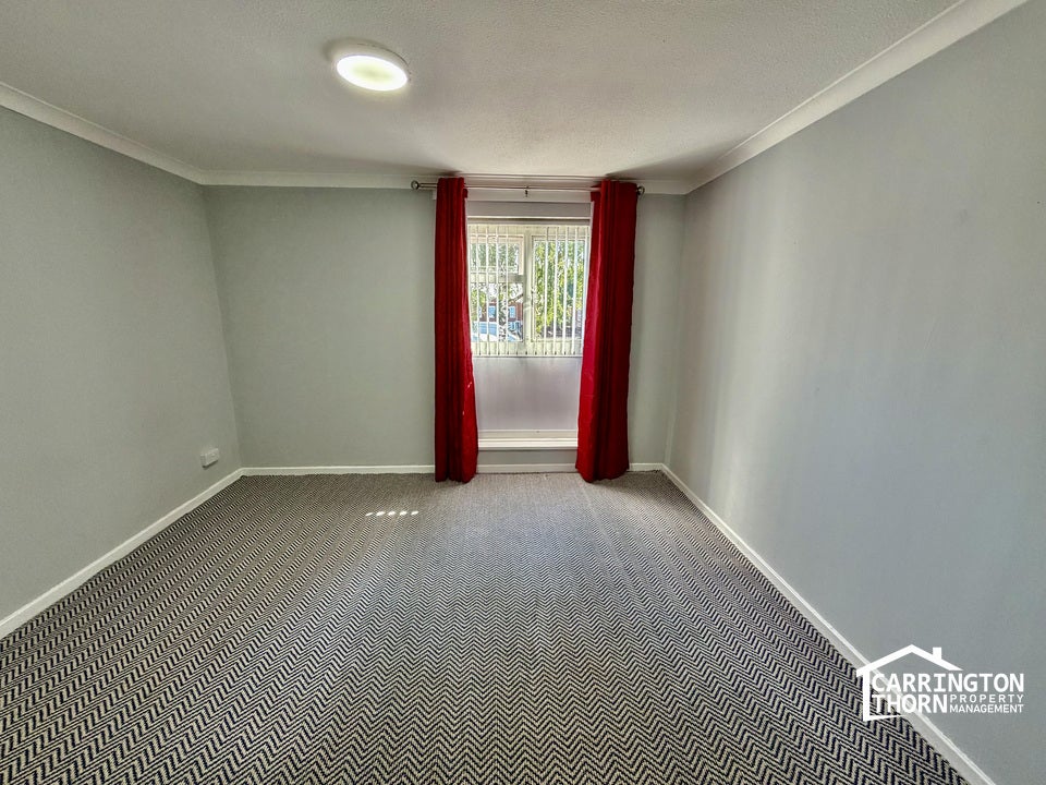 House Queens Close in Sandwell
