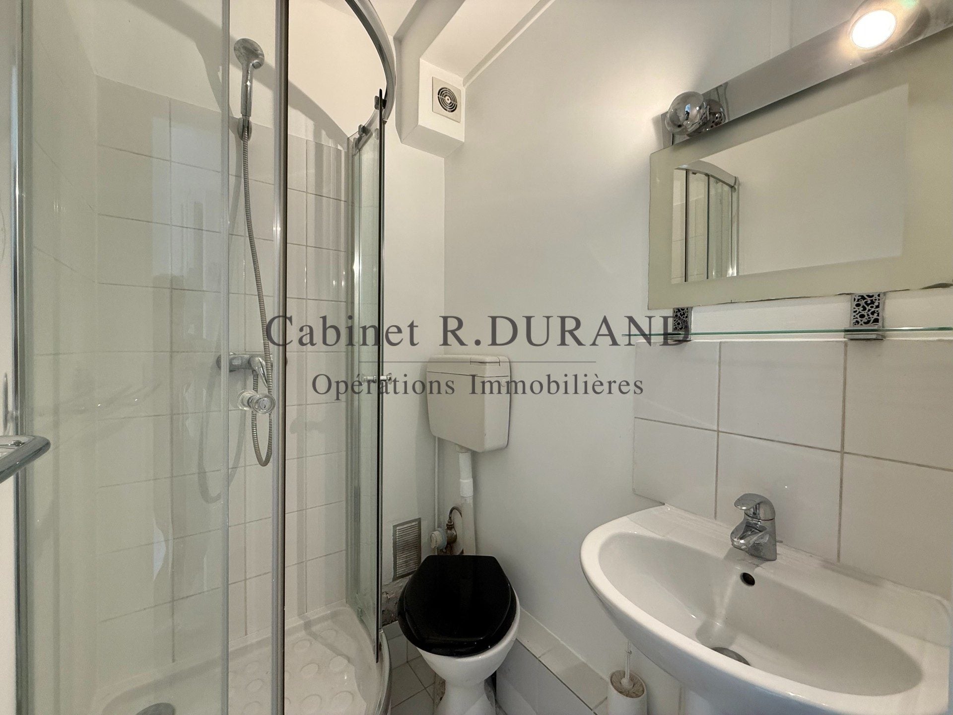 Room Rue du Commandant Lamy in Courbevoie